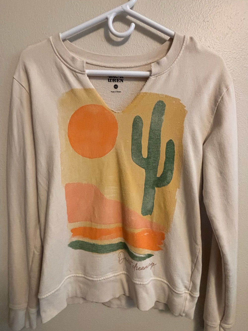 Old Navy Cream Sweatshirt with Desert Graphic Women’s